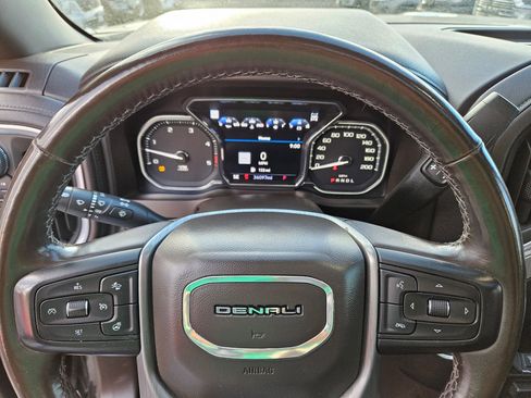 Used 2022 GMC Sierra 2500 Denali w/ Denali Black Diamond Edition image 24