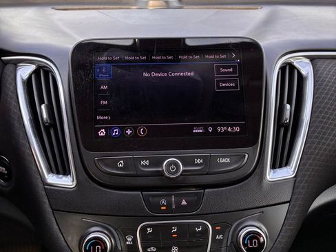 Used 2020 Chevrolet Malibu LT FWD image 30