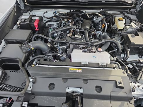 Used 2025 Toyota Tacoma TRD Sport image 32