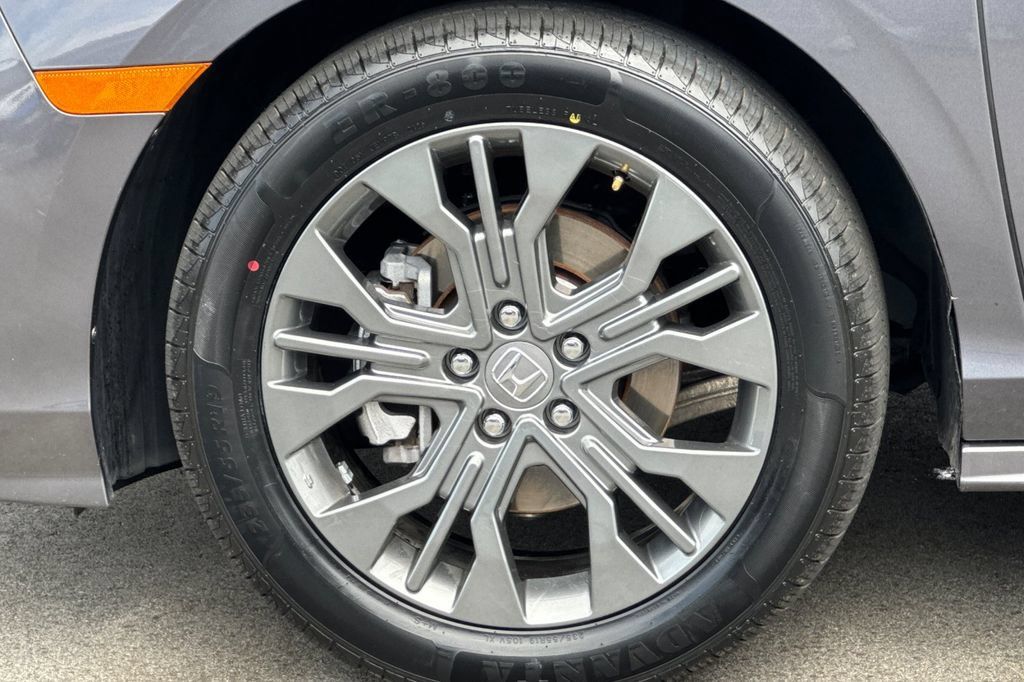 Certified 2025 Honda Odyssey Touring image 37