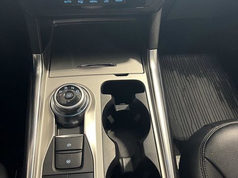 Used 2020 Ford Explorer XLT w/ Equipment Group 202A AWD/4WD image 24