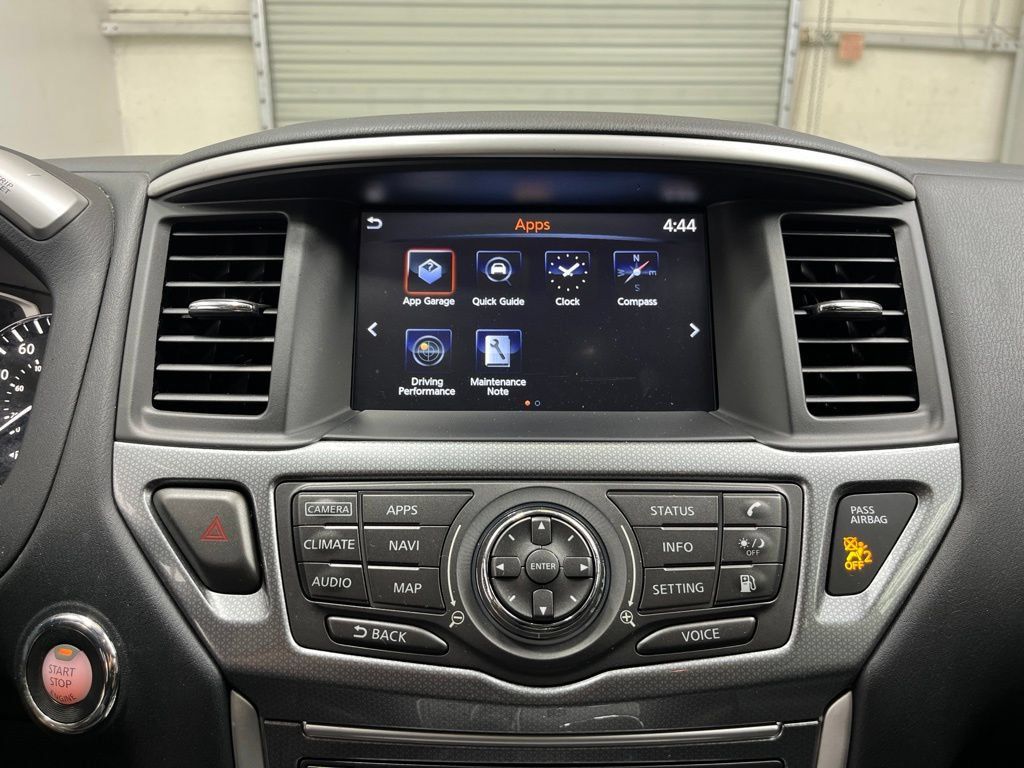 Used 2020 Nissan Pathfinder SL FWD image 16