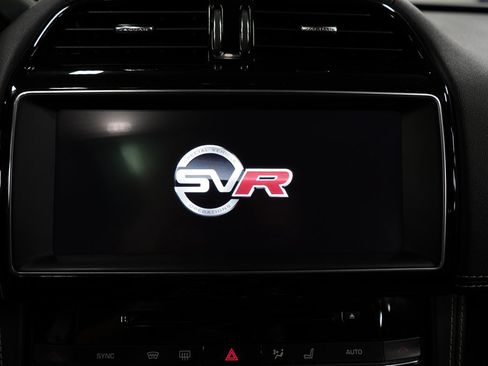 Used 2019 Jaguar F-PACE SVR AWD/4WD image 13