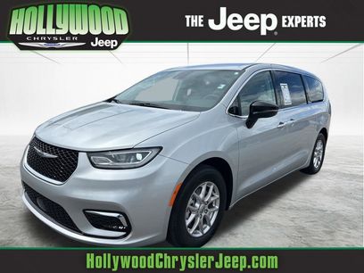 Used 2024 Chrysler Pacifica Touring-L