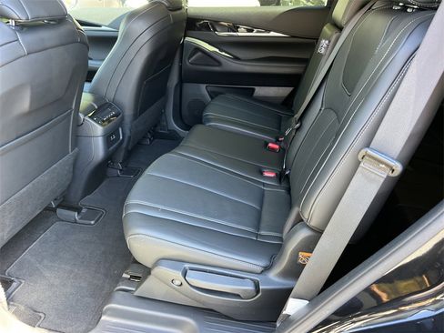 Certified 2025 INFINITI QX60 Pure image 17