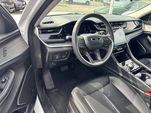 Used 2023 Jeep Grand Cherokee 4WD 4xe image 7