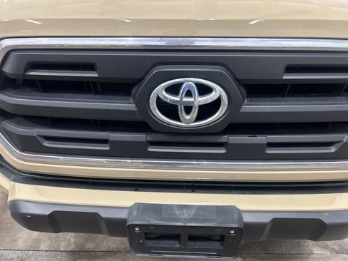 Used 2017 Toyota Tacoma SR5 w/ Tow Package RWD image 54