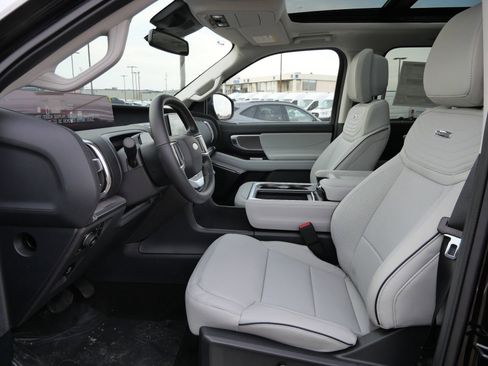 New 2026 Ford Expedition Platinum w/ Platinum Ultimate Package image 7