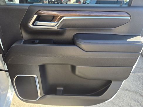 Used 2025 Chevrolet Silverado 3500 LT w/ Convenience Package image 16