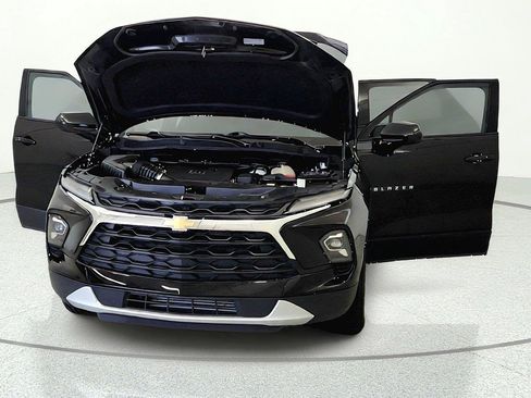 Used 2023 Chevrolet Blazer LT w/ Convenience Package FWD image 8