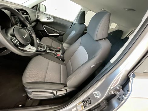 Used 2023 Kia Soul LX FWD image 11