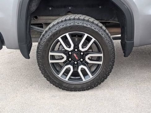 Used 2021 GMC Sierra 1500 AT4 w/ AT4 Premium Package AWD/4WD image 3
