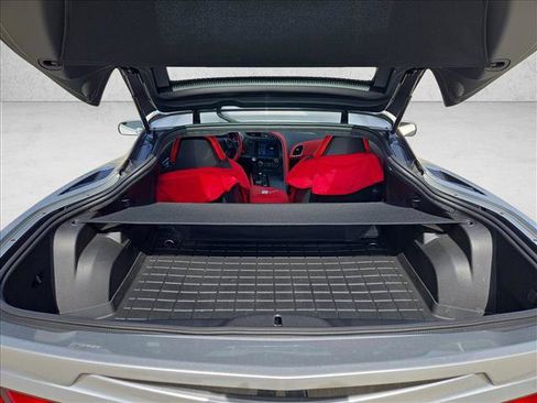 Used 2018 Chevrolet Corvette Stingray Coupe RWD image 6