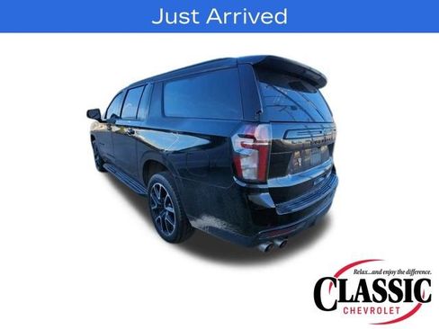 Used 2023 Chevrolet Suburban RST w/ Sport Performance Package image 11