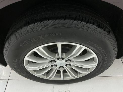 Used 2018 Cadillac XT5 Luxury w/ Driver Awareness Package FWD image 51