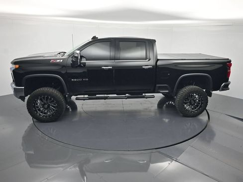 Used 2023 Chevrolet Silverado 2500 LTZ AWD/4WD image 37