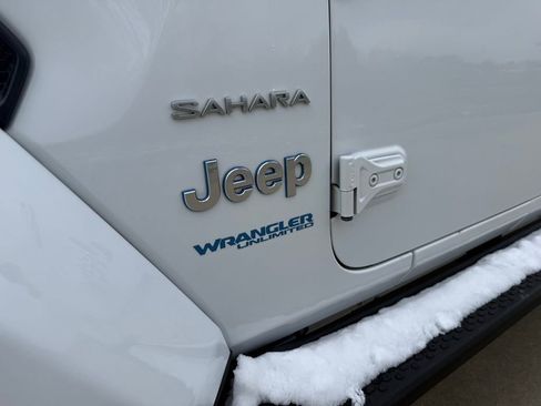 Used 2021 Jeep Wrangler Unlimited Sahara w/ Cold Weather Group image 12