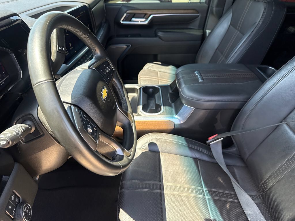 Used 2024 Chevrolet Silverado 3500 High Country w/ High Country Premium Package AWD/4WD image 20