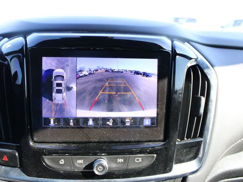 Used 2023 Chevrolet Traverse Premier image 36