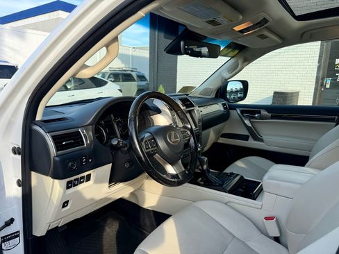 Used 2020 Lexus GX 460 Premium image 16