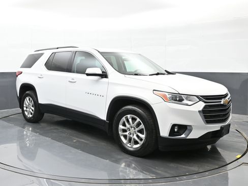 Used 2020 Chevrolet Traverse LT w/ Driver Confidence II Package image 6