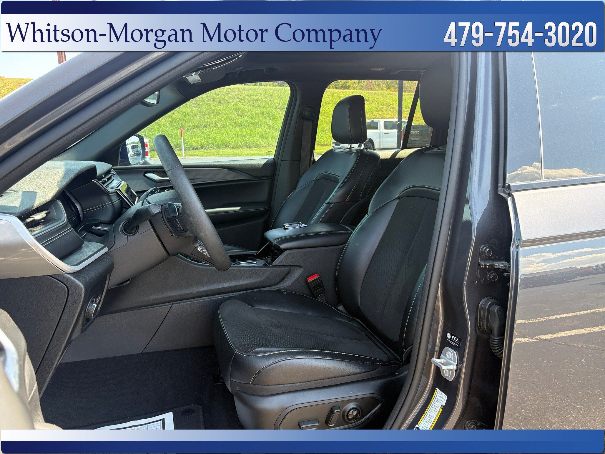 Used 2023 Jeep Grand Cherokee Altitude AWD/4WD image 9