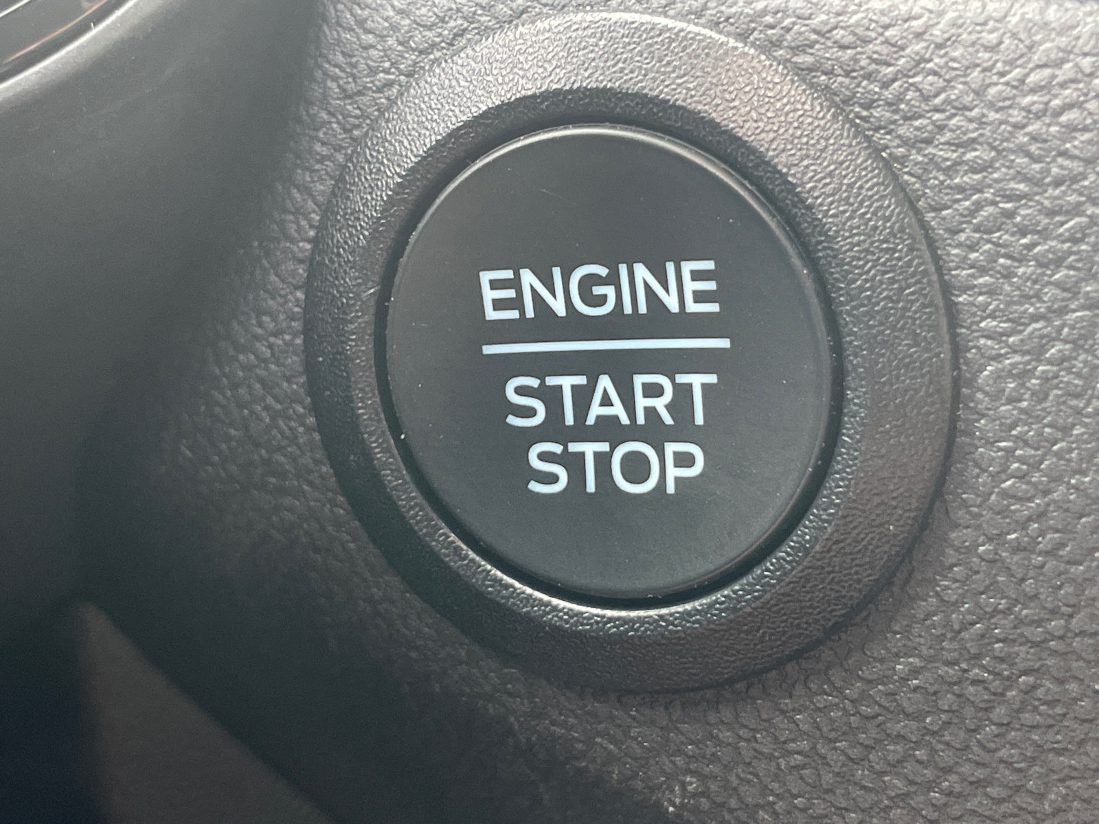 Used 2025 Ford Escape ST-Line AWD/4WD image 17