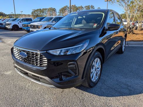 Certified 2023 Ford Escape Active w/ Tech Pack #2 image 9