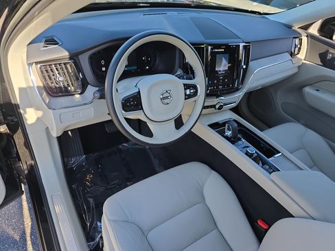 Used 2023 Volvo XC60 B5 Plus w/ Climate Package image 16