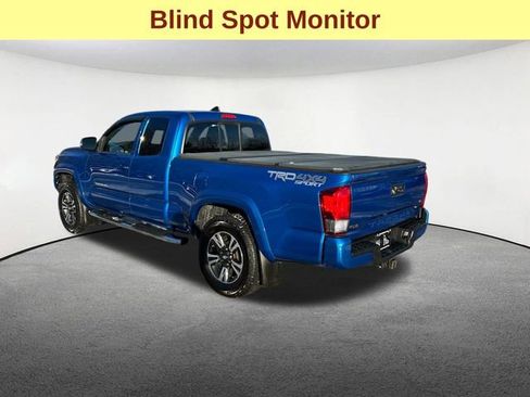 Used 2016 Toyota Tacoma TRD Sport image 5