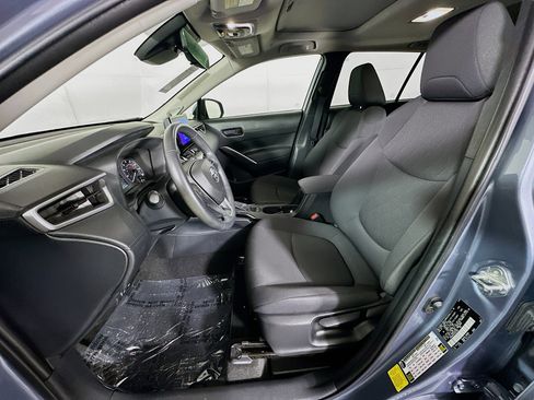 Used 2023 Toyota Corolla Cross LE w/ Moonroof Package image 12