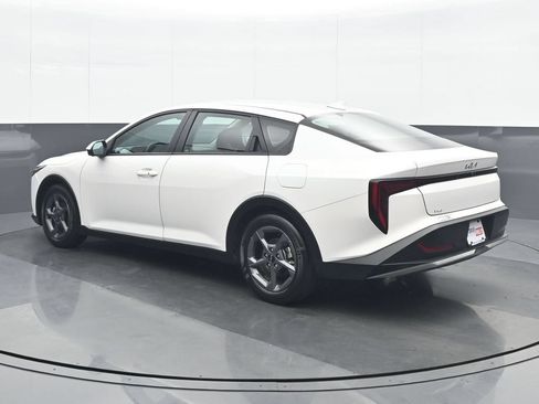Used 2025 Kia K4 FWD image 4