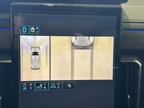 New 2026 GMC Acadia Denali Ultimate w/ LPO, Floor Liner Package AWD/4WD image 44