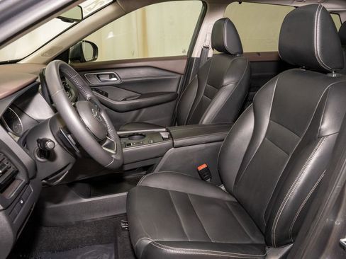 Used 2021 Nissan Rogue SL w/ Premium Package image 12