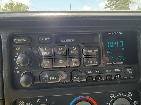 Used 1997 Chevrolet Silverado 1500 4x4 Extended Cab image 17