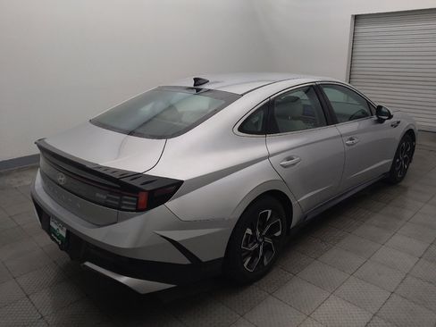 Used 2025 Hyundai Sonata SEL FWD image 9