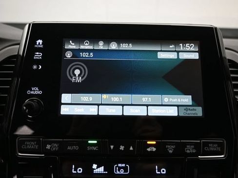 Used 2018 Honda Odyssey Touring image 16