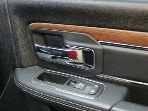 Used 2016 RAM 1500 Laramie image 9