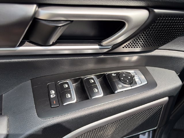Used 2025 Kia Telluride S AWD/4WD image 11
