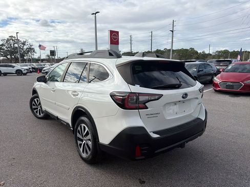 Used 2022 Subaru Outback Premium image 5