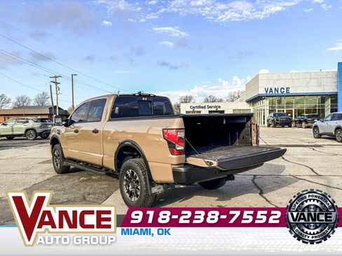Used 2024 Nissan Titan PRO-4X image 17