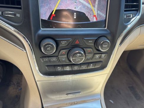 Used 2017 Jeep Grand Cherokee Overland AWD/4WD image 20