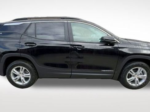 Used 2023 GMC Terrain SLE w/ Driver Convenience Package image 9