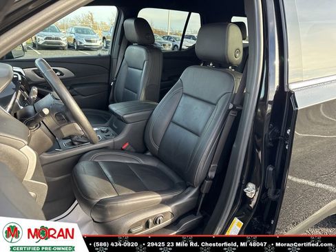 Used 2022 Chevrolet Traverse LT image 12