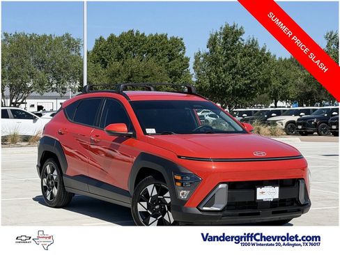 Used 2024 Hyundai Kona SEL FWD image 2