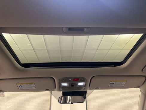 Used 2025 Kia Telluride S FWD image 45