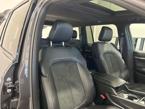 New 2026 Jeep Grand Cherokee Altitude AWD/4WD image 33