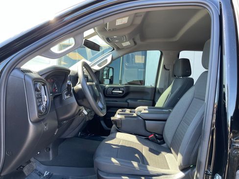Used 2022 Chevrolet Silverado 2500 Custom w/ Custom Convenience Package AWD/4WD image 10