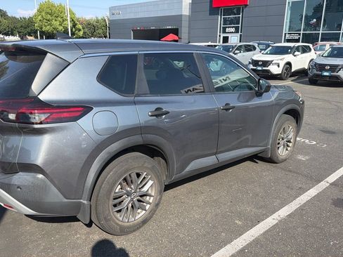 Used 2023 Nissan Rogue S AWD/4WD image 2