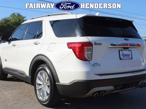 Used 2021 Ford Explorer King Ranch w/ Premium Technology Package image 9